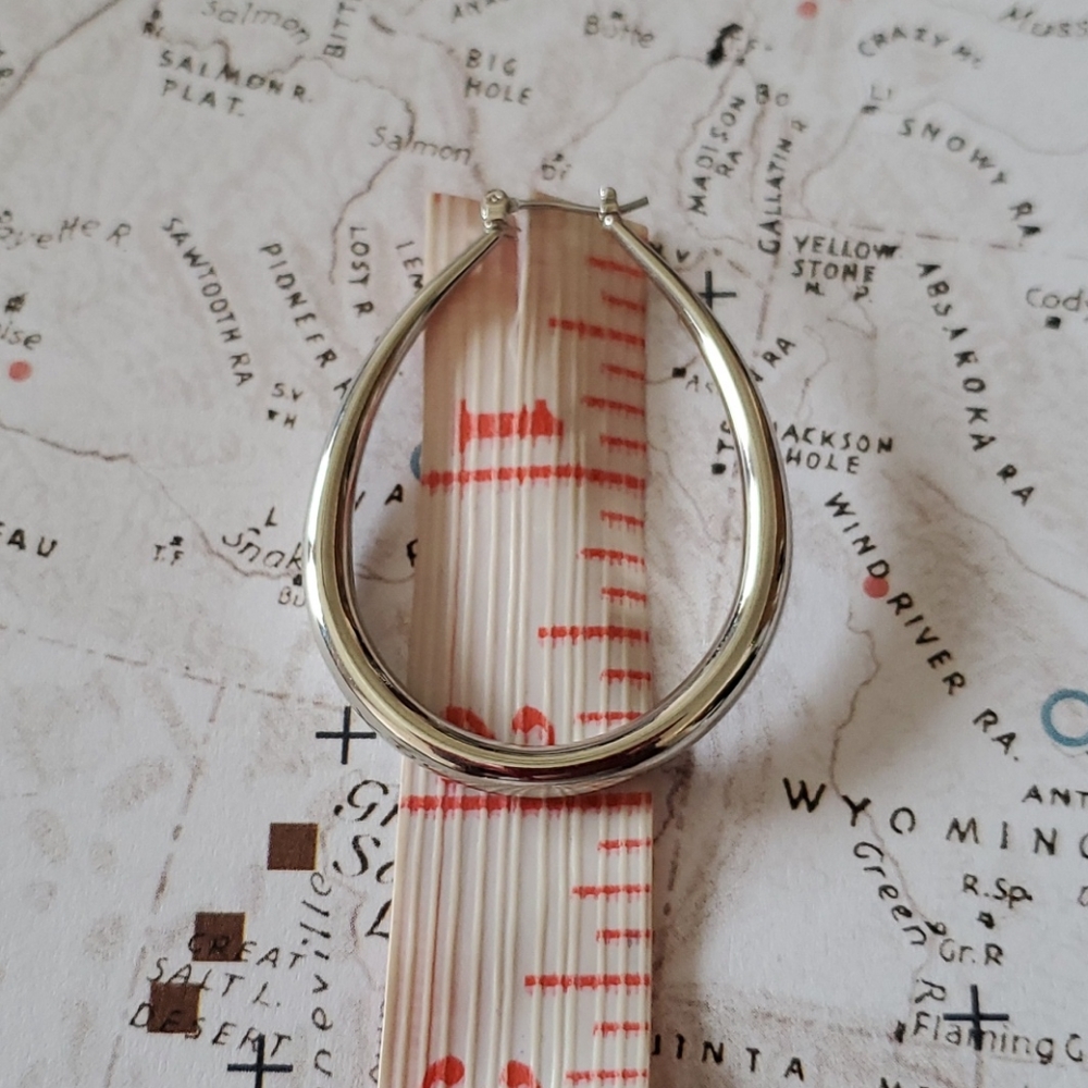 Oval shape hoops - Picture 2 of 2